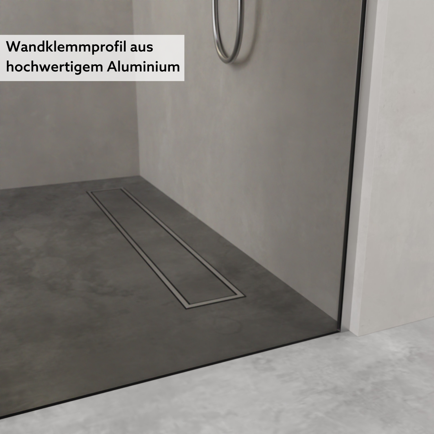 Walk In Dusche mit edelstahlfarbenen Wandprofil