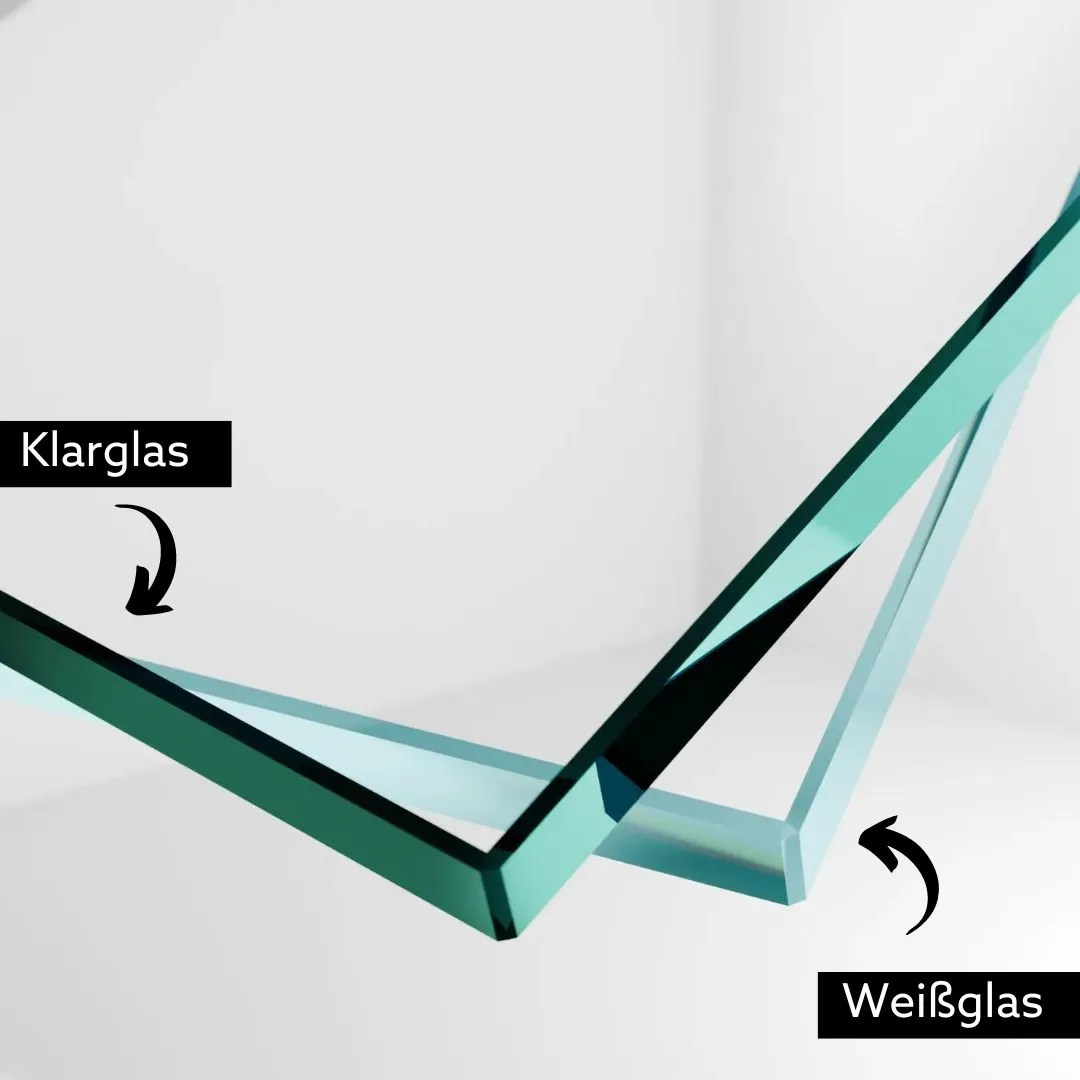 ESG Klarglas und  ESG Weissglas liegen übereinander